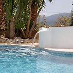 Xenos 2 With 5 Bedrooms Private Swimming Pool, Near The Sea Tigaki