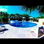 Xenos 2 With 5 Bedrooms Private Swimming Pool, Near The Sea * Tigaki