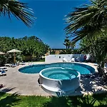 Villa Xenos 2 With 5 Bedrooms Private Swimming Pool, Near The Sea *