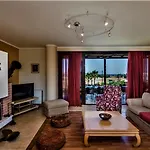 Villa Xenos 2 With 5 Bedrooms Private Swimming Pool, Near The Sea