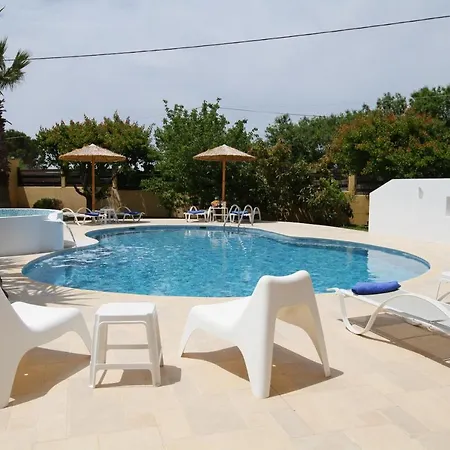 Xenos 2 With 5 Bedrooms Private Swimming Pool, Near The Sea Vilă Tigaki