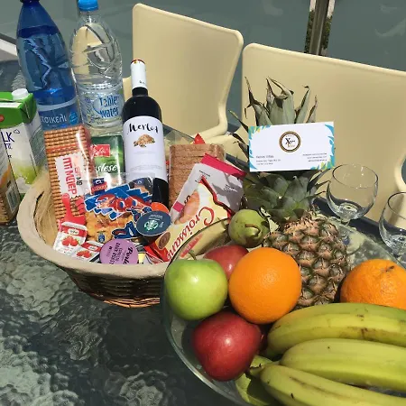 Xenos 2 With 5 Bedrooms Private Swimming Pool, Near The Sea Willa