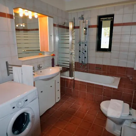 Βίλα Xenos 2 With 5 Bedrooms Private Swimming Pool, Near The Sea Τιγκάκι