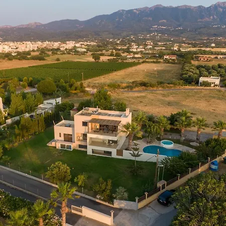 Xenos 2 With 5 Bedrooms Private Swimming Pool, Near The Sea *