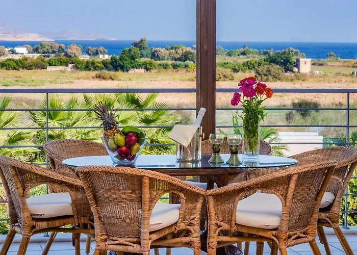 Xenos 2 With 5 Bedrooms Private Swimming Pool, Near The Sea Вилла Тигаки