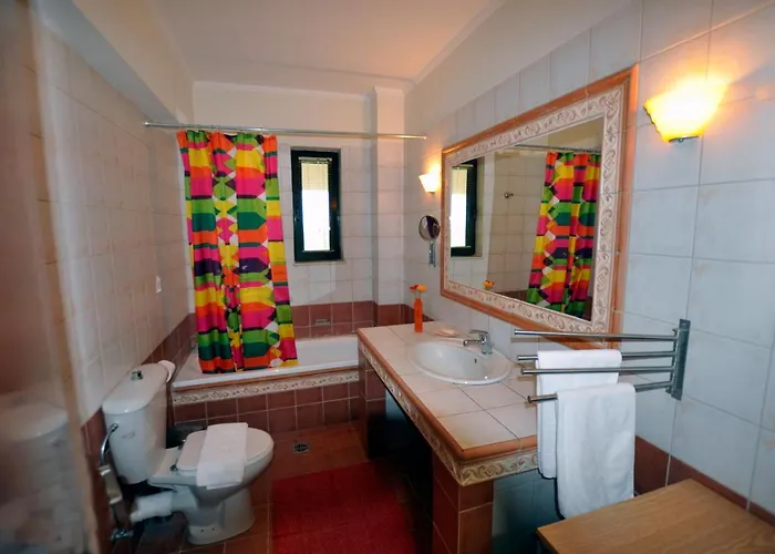 Xenos 2 With 5 Bedrooms Private Swimming Pool, Near The Sea *