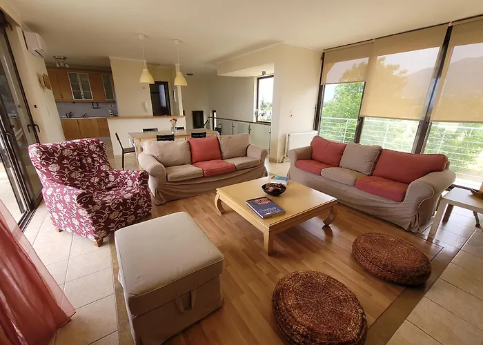 Вилла Xenos 2 With 5 Bedrooms Private Swimming Pool, Near The Sea