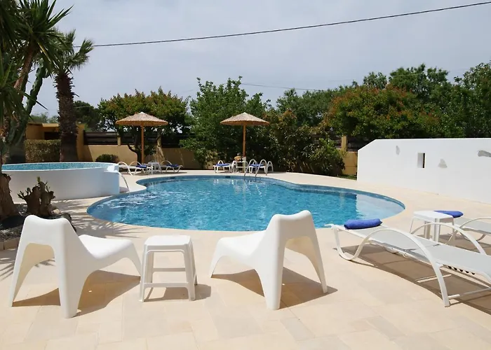 Xenos 2 With 5 Bedrooms Private Swimming Pool, Near The Sea Вилла Тигаки