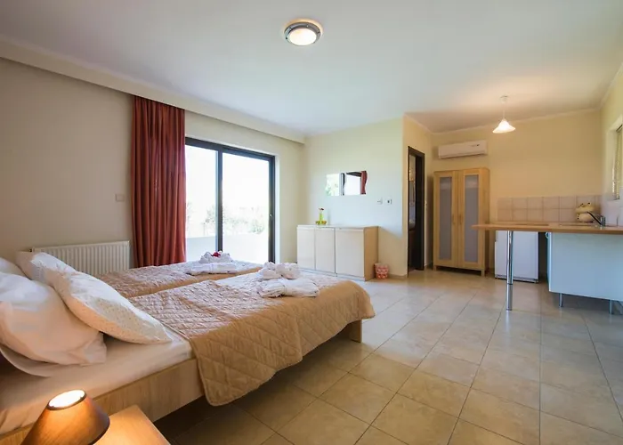 Xenos 2 With 5 Bedrooms Private Swimming Pool, Near The Sea Villa