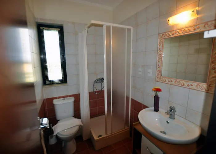 Villa Xenos 2 With 5 Bedrooms Private Swimming Pool, Near The Sea Tigaki