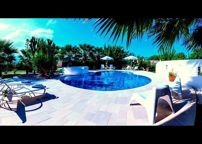 Xenos 2 With 5 Bedrooms Private Swimming Pool, Near The Sea * Tigaki