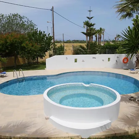 Villa Xenos 2 With 5 Bedrooms Private Swimming Pool, Near The Sea