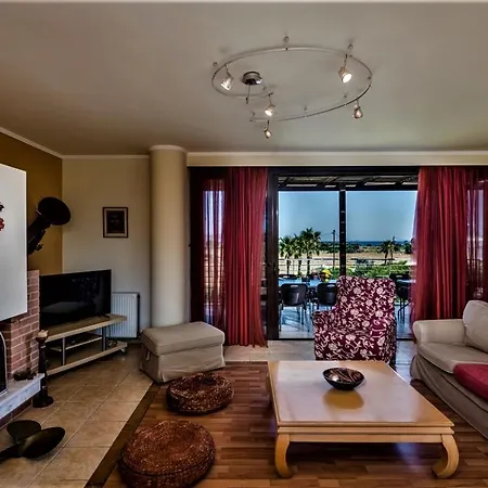 Villa Xenos 2 With 5 Bedrooms Private Swimming Pool, Near The Sea