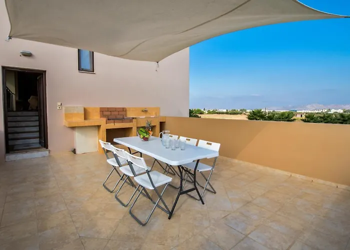 Xenos 2 With 5 Bedrooms Private Swimming Pool, Near The Sea Тигаки